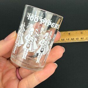 Vtg Seagrams Scotch Shot Glass 100‎ Pipers Clear White Image Font Bag Pipers 2oz